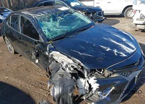 2018 Toyota Camry Se z USA, uszkodzony, nr VIN 4T1B11HK2JU080232